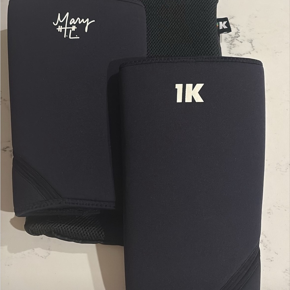 9mm Neoprene "Mary" Knee Sleeves for weightlifting or powerlifting w/ Wash Bag